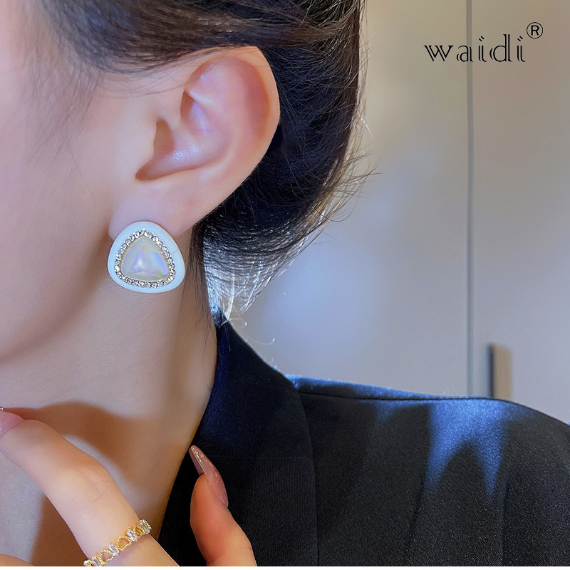 Waidi New Fashion Women Triangle Design Crystal Earrings Classic  Silver Color Jewelry Hypoallergenic
