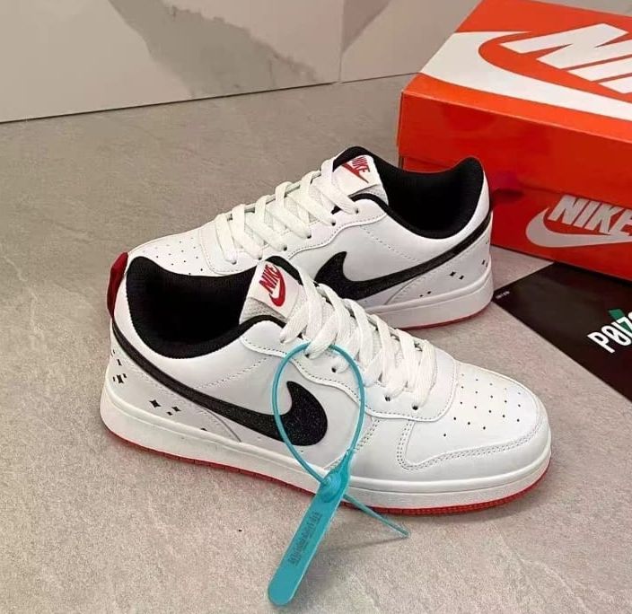 NIKE Mid-Top Shoes High-Quality and Durable