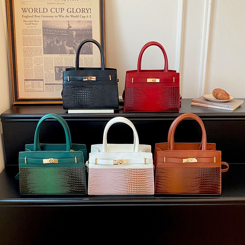Fashion Crocodile Pattern Women Bag Minimalist Versatile Retro Shoulder Crossbody Handheld Kelly Bag Elegant Ladies Handbag for Work Dating Party Daily Outing
