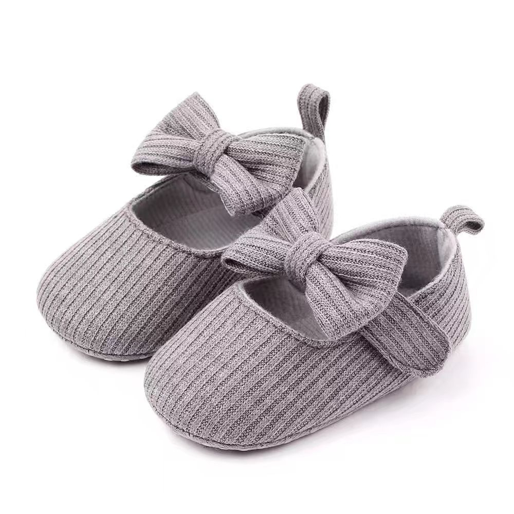 Spring and autumn small flowers sweaters, 0-1 years old baby, soft bottom, anti-female baby princess shoes