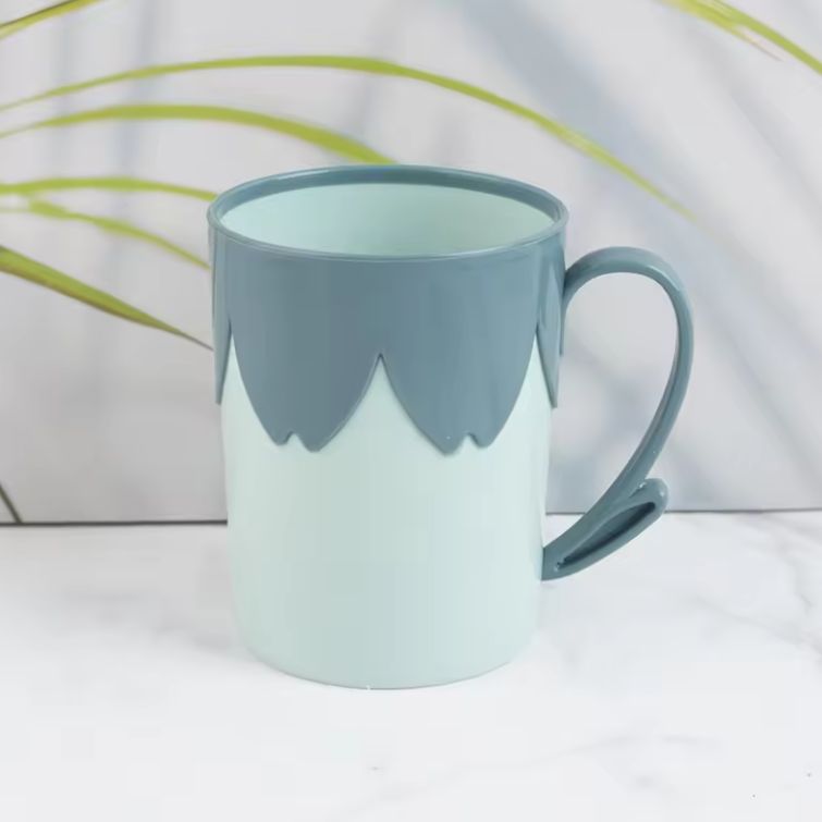 Plastic portable household durable floral design two-color toothbrush cups, daily necessities cup