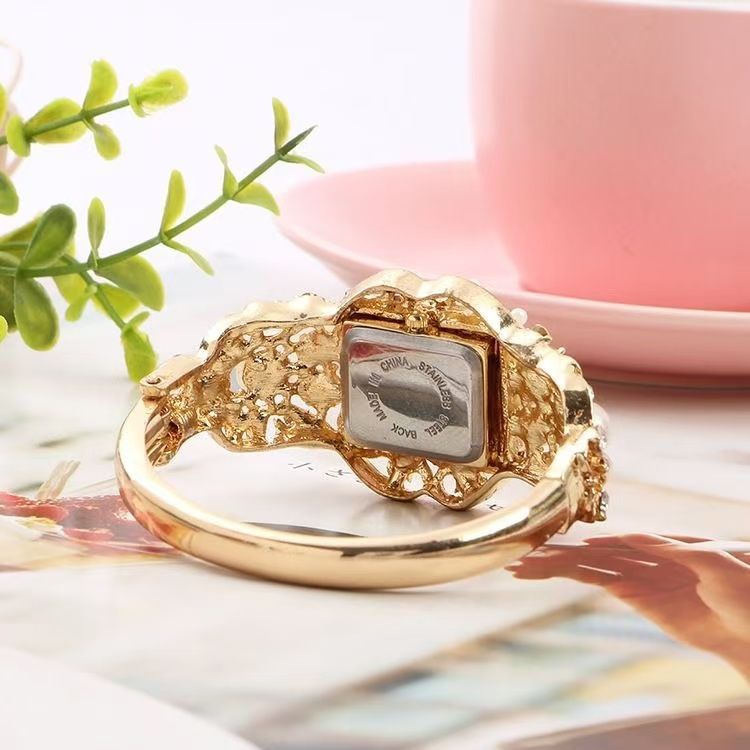 Digital Watch Stylish Handmade Pearl And Diamond Gold Bracelet Exquisite Ladies Watch