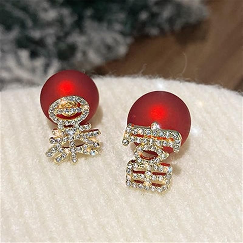 M661 Stud Earrings Trendy Fashion Crystal Ball Girls Stud Crown Red Pearl Earrings