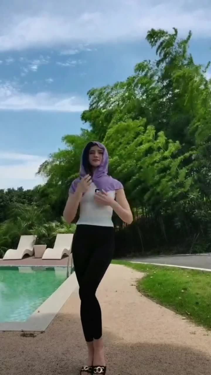 New style full-cooling beach shawl for summer, with sun protection, breathability, and UV protection.