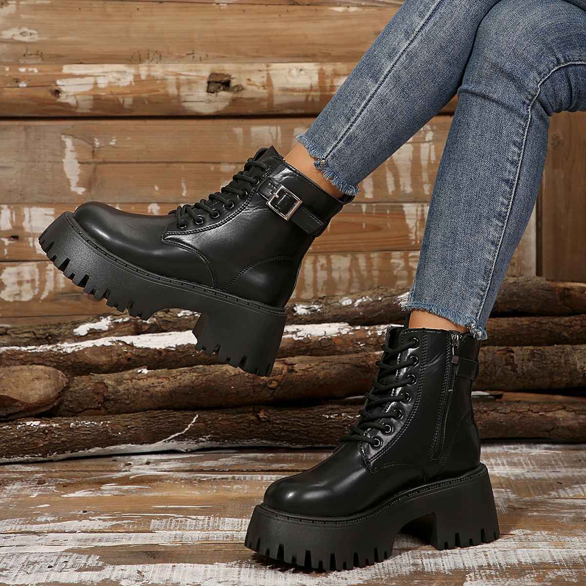 New large-sized autumn and winter collection of lace-up, round-toe, button-down, thick-soled, short-cut women's British-style fashionable and trendy Dr. Martens boots