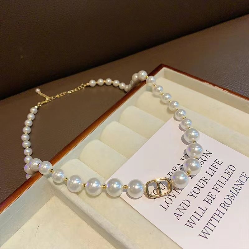 Various styles of fashion new pearl party necklace fashion high-end temperament clavicle chain net celebrity necklace clavicle chain niche dress accessories