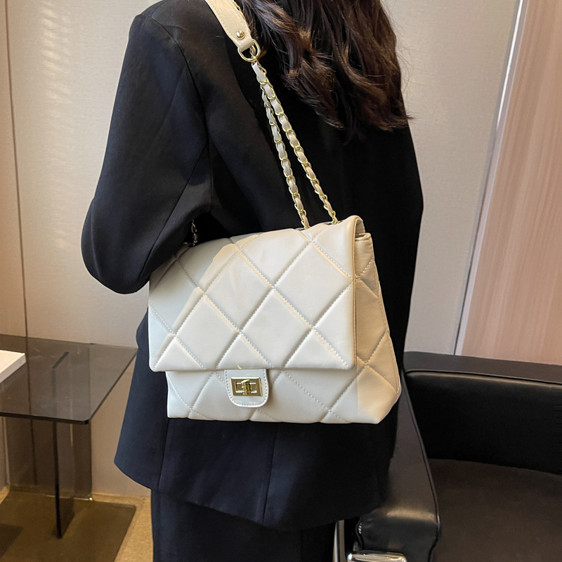 AS&AS578 Fashion Ladies Big Handbag Popular Women Chain Shoulder Purse Soft Cross-body Handbags