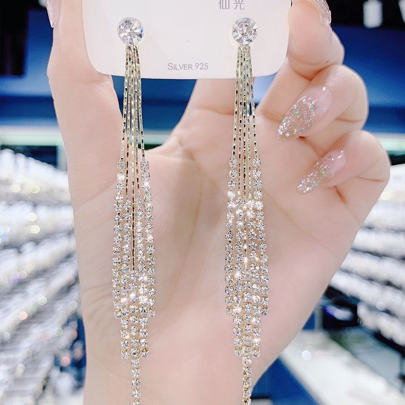 Temperament fashion fringe rhinestone long earrings 925 Silver needle super flash earrings 101