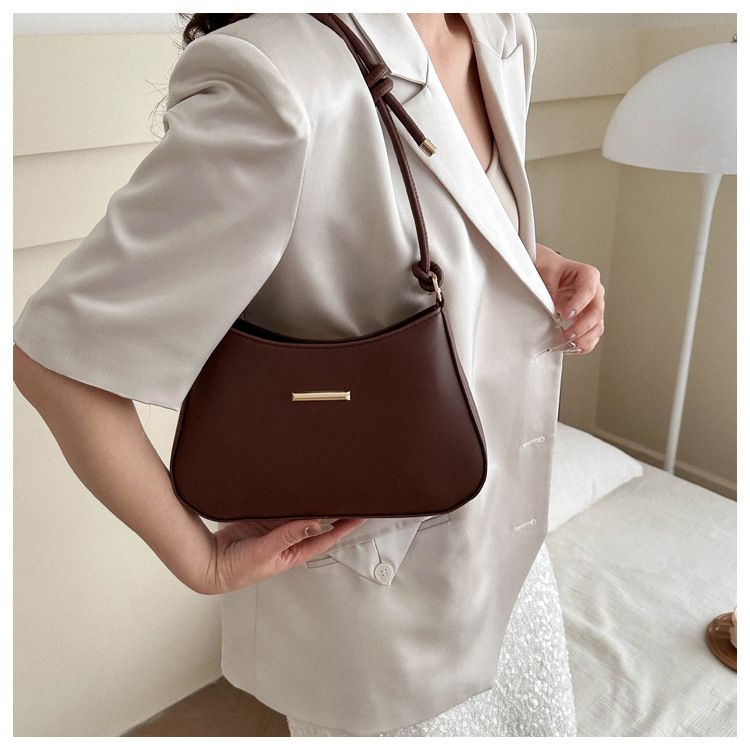 2024 New bag Women French niche design shoulder bag Women's crossbody bag women's bag 8166