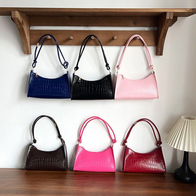 Niche Design Women Underarm Bag Fashion Textured Handbag Versatile Casual Ladies Shoulder Bag
