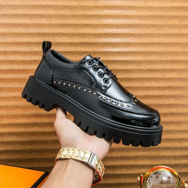 Cross-border large-sized 2025 formal casual shoes with rivets, personalized barber leather shoes, thick-soled height-increasing, black and white fashionable men's shoes
