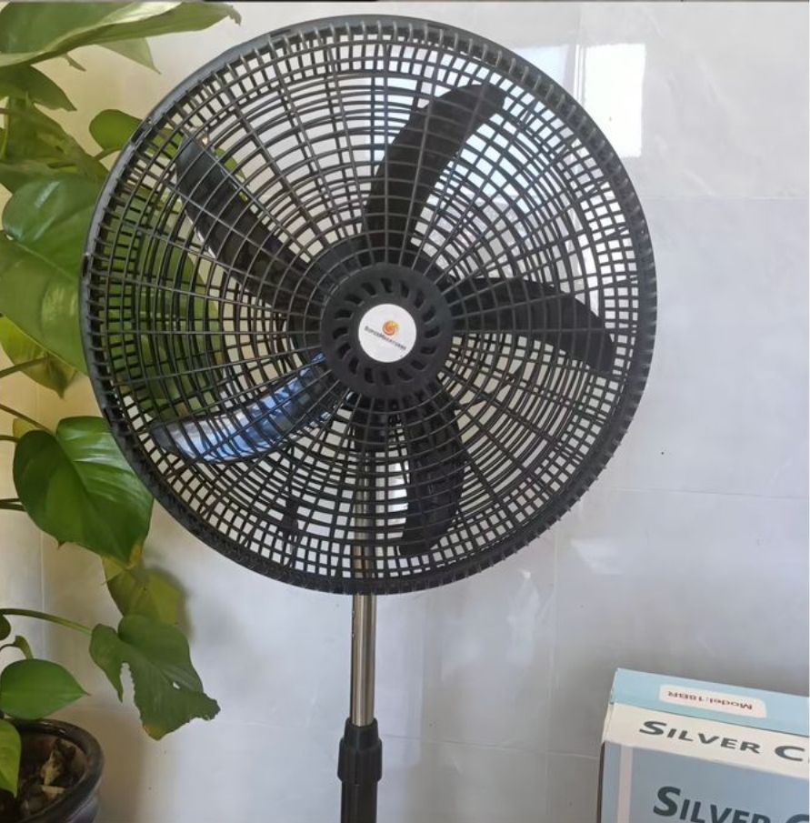 Standing Fan - 18" Luxury - Black 18 inch 5 The 18" Standing Fan is an elegant 3-speed push-button 