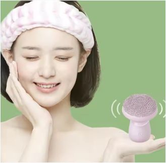 Silicone Facial Cleansing Brush-Mini Skin Care Massage Rotating Brush 
