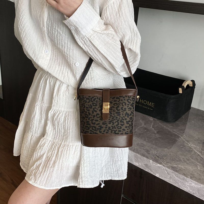 Miss DG 2025 new retro leopard print bag casual shoulder messenger bag