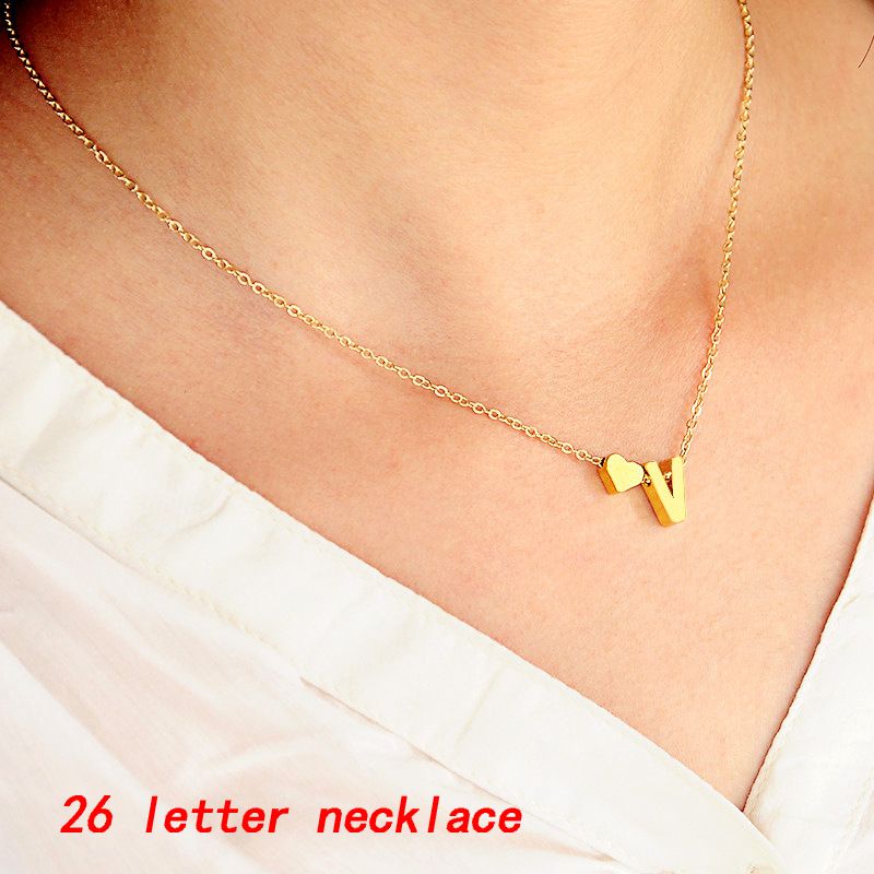 New simple peach heart-shaped letter necklace, elegant and versatile 26-letter original heart clavicle chain