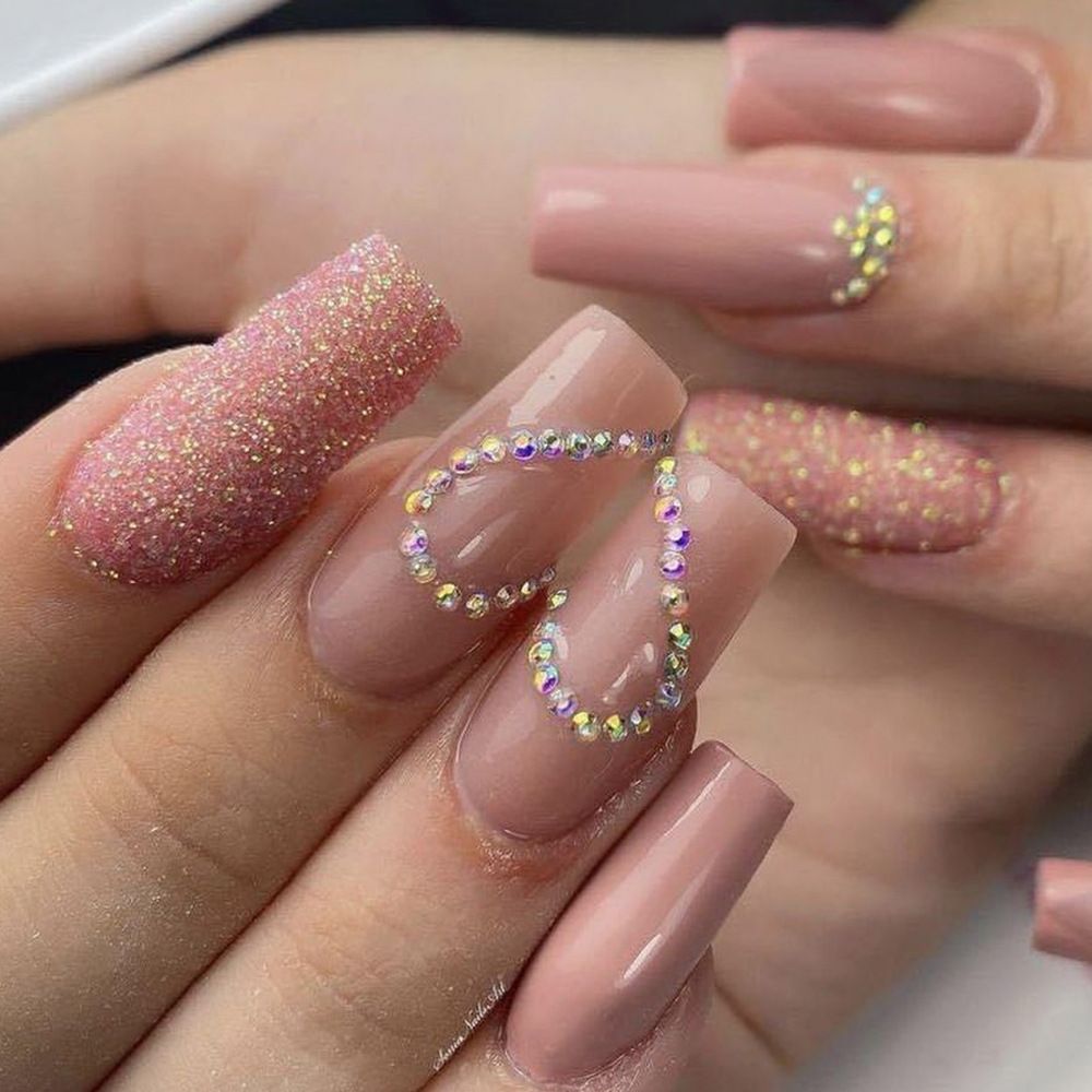 Free Shipping Fake Nail Art Nail Tip Press Fake Nails with Design Set Full Cover Artificial Christmas Style Red and White Snowflakes