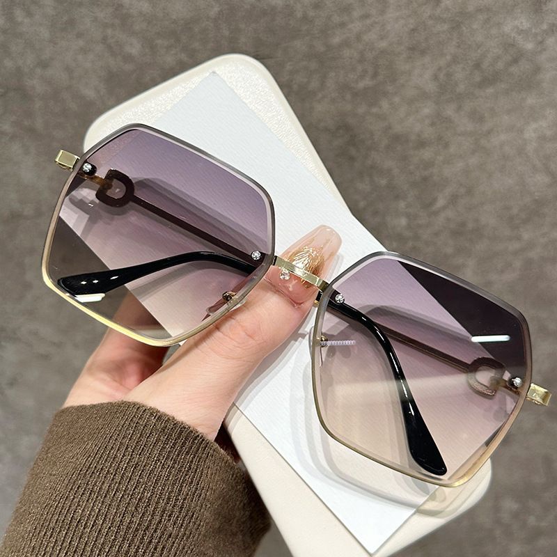 Luxury High-end Rimless Sunglasses, Fashion Cut Edge Trendy Eyewear for Ladies, Full UV Blocking Sun Protection Design, Casual All-match Daily Street Shooting Shades