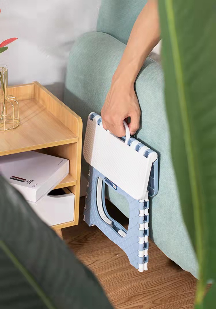 Folding Step Stool for Adults and Kids Holds Up to 300 lbs ,Non-Slip Folding Stools with Portable Handle, Compact Plastic Foldable Step Stool for Bathroom,Bedroom, Kitchen