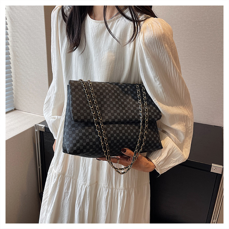 2024 New Texture Simple Bag Pattern Trend Simple Casual Shoulder Bag Western Style Small Diagonal Small Square Bag