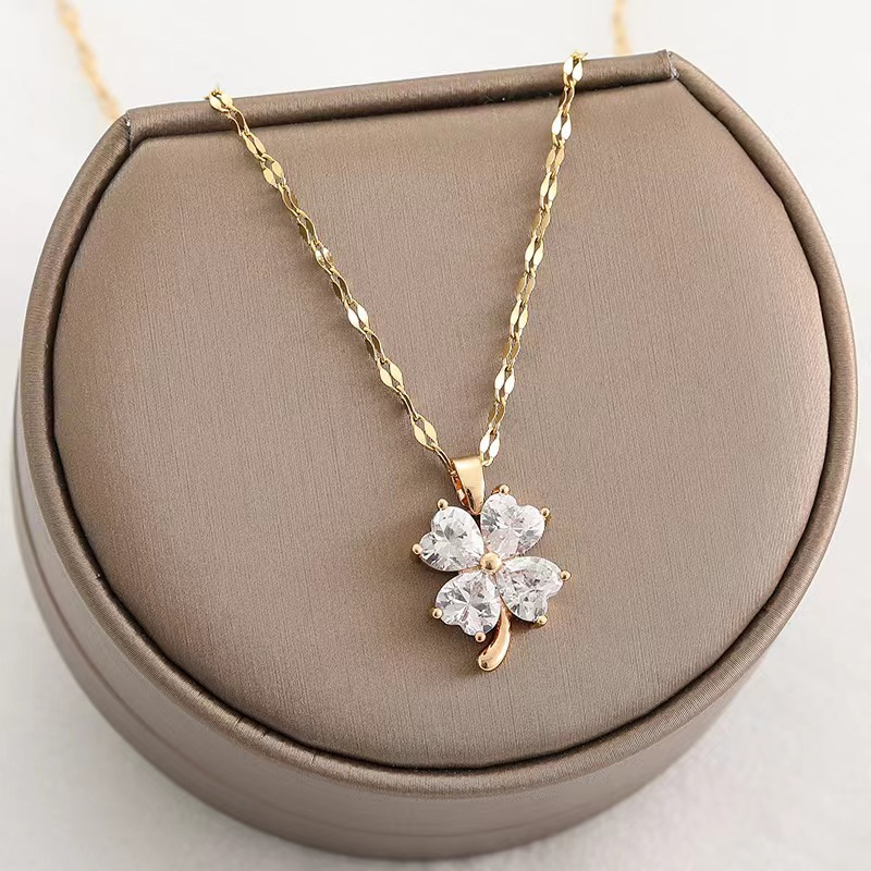 516 Women's Simple Four Leaf Grass Titanium Steel Necklace Rose Gold Pendant