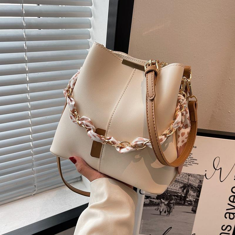 Women's Spring/Summer New Niche Large Capacity Bucket Bag Magnetic Closure Cross-Body Bag