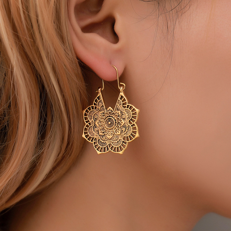 20394-3-4 Ethnic Style Hollowed-out Flower Pendant Earrings Vintage Metal Earrings Bohemian Carved Palace Style Women's Earrings Jewelry