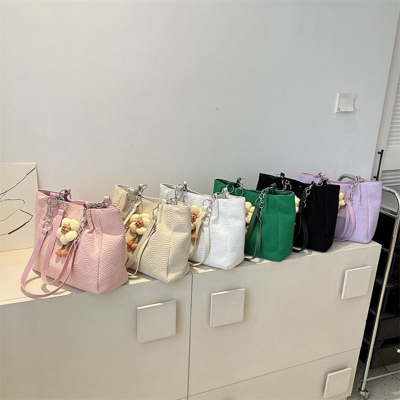 Women's New Niche Flower Pendant Shoulder Bag, Solid Color Texture Shoulder Bag