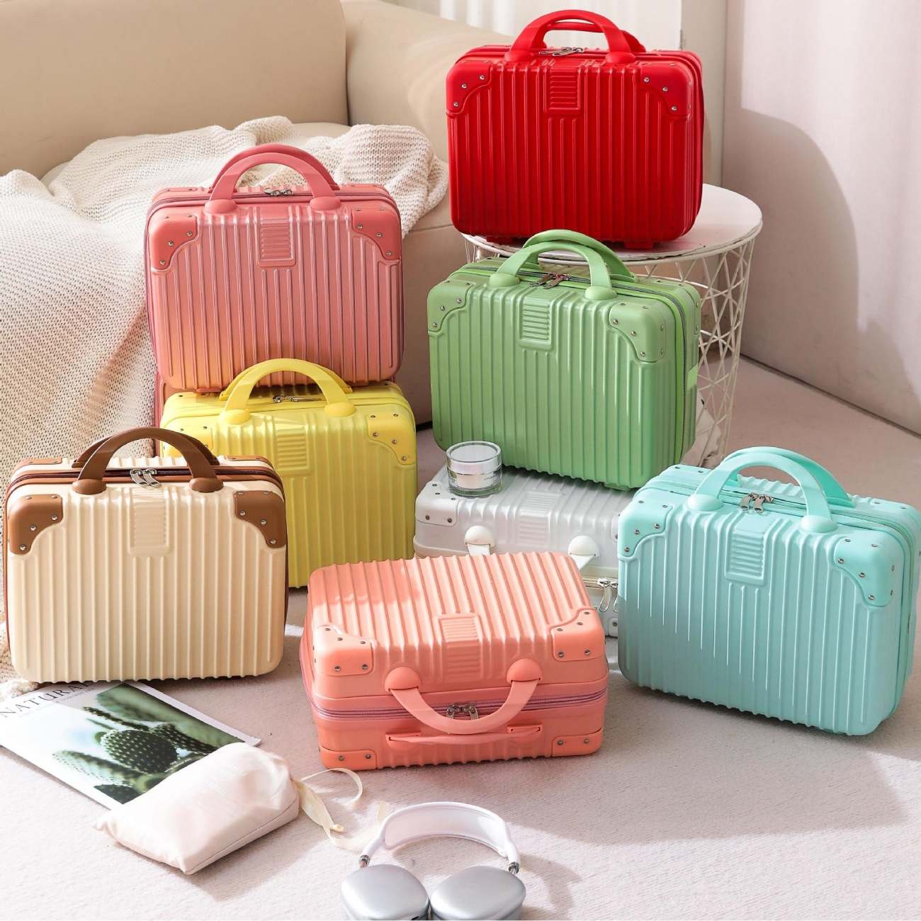 Retro Style Cosmetic Case 14 Inch Portable Mini Luggage Lightweight Gift Storage Makeup Bag Travel Suitcase with Anti-theft Design
