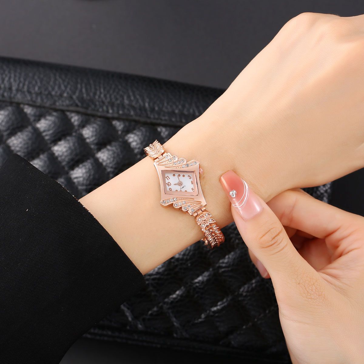 Women Rose Gold Designer Crystal Watch with Matching Crystal Prismatic Case Rhinestone Mounted Wheat Ears Bracelet Band Fashion Wristwatch