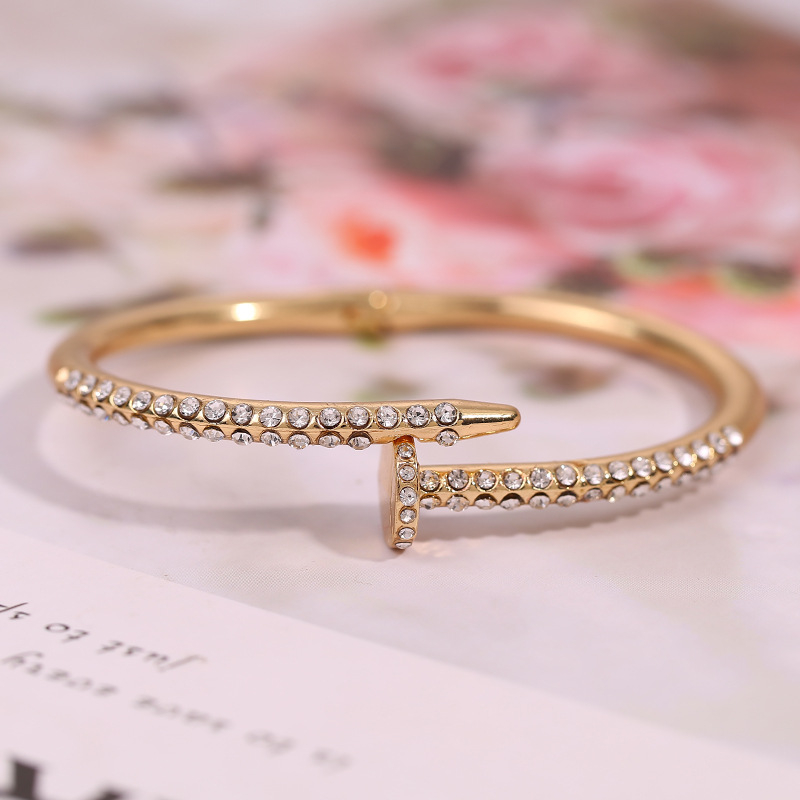 women's diamond-set watch set fashion girl nail bracelet and watch set