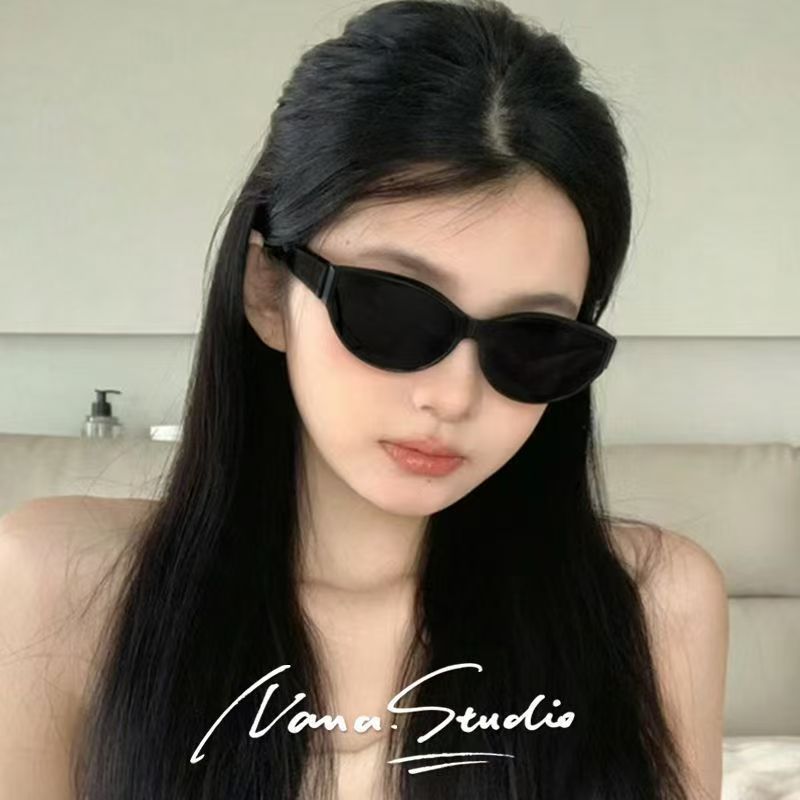 Jennie's same sunglasses for women, outdoor photography sunglasses, sun glasses, retro hot girl, cat eye glasses, small face glasses, European and American style