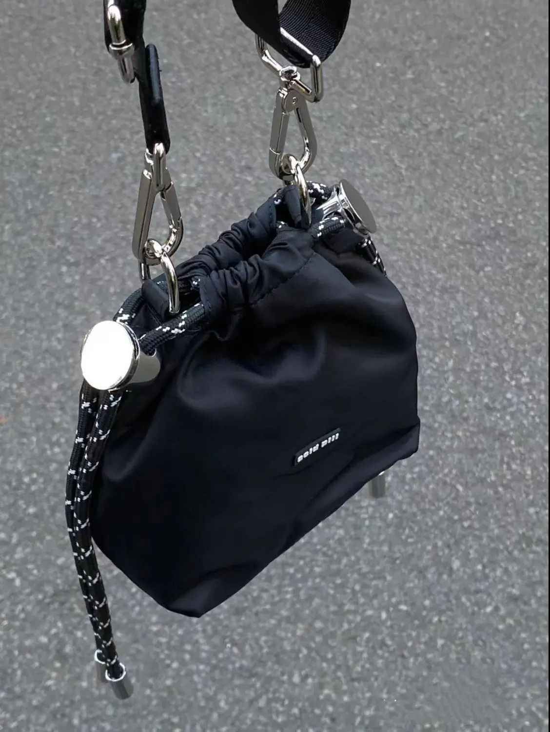N3002 Women's New Niche Chain Single Shoulder Crossbody Bag with Drawstring Bucket Bag