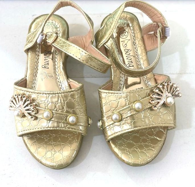 Girls new summer fashion elegant lightweight crystal gold design sandals
