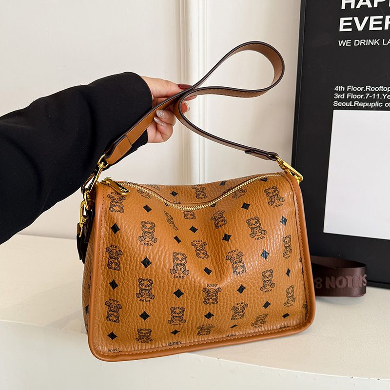 2025 Little Bear new casual versatile large capacity shoulder bag, niche women's bag, retro fashion crossbody bag