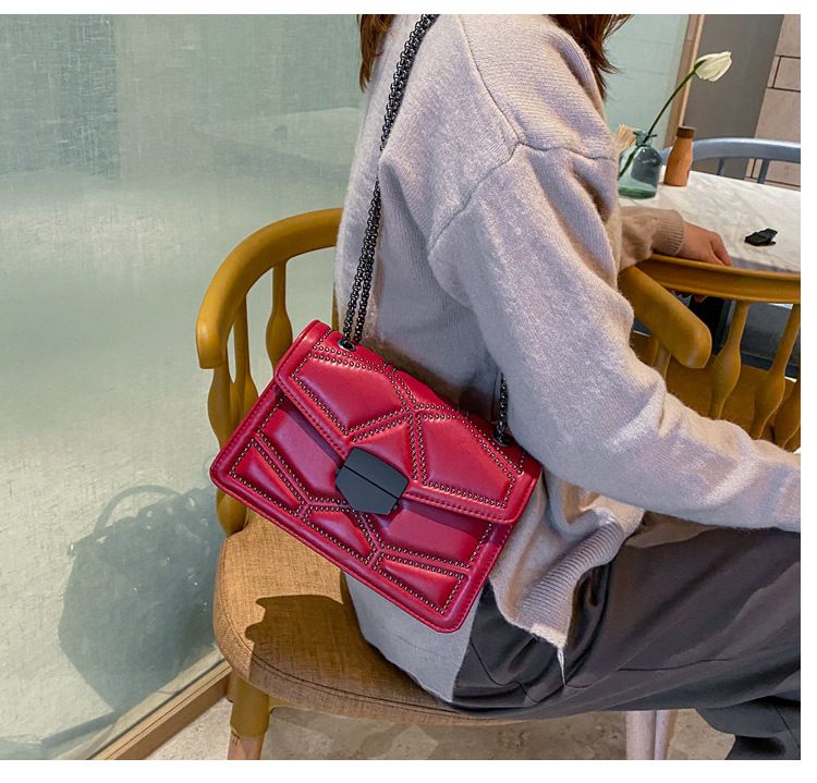 Black bag women's bag 2024 new fashion Korean version chain shoulder cross PU small square bag