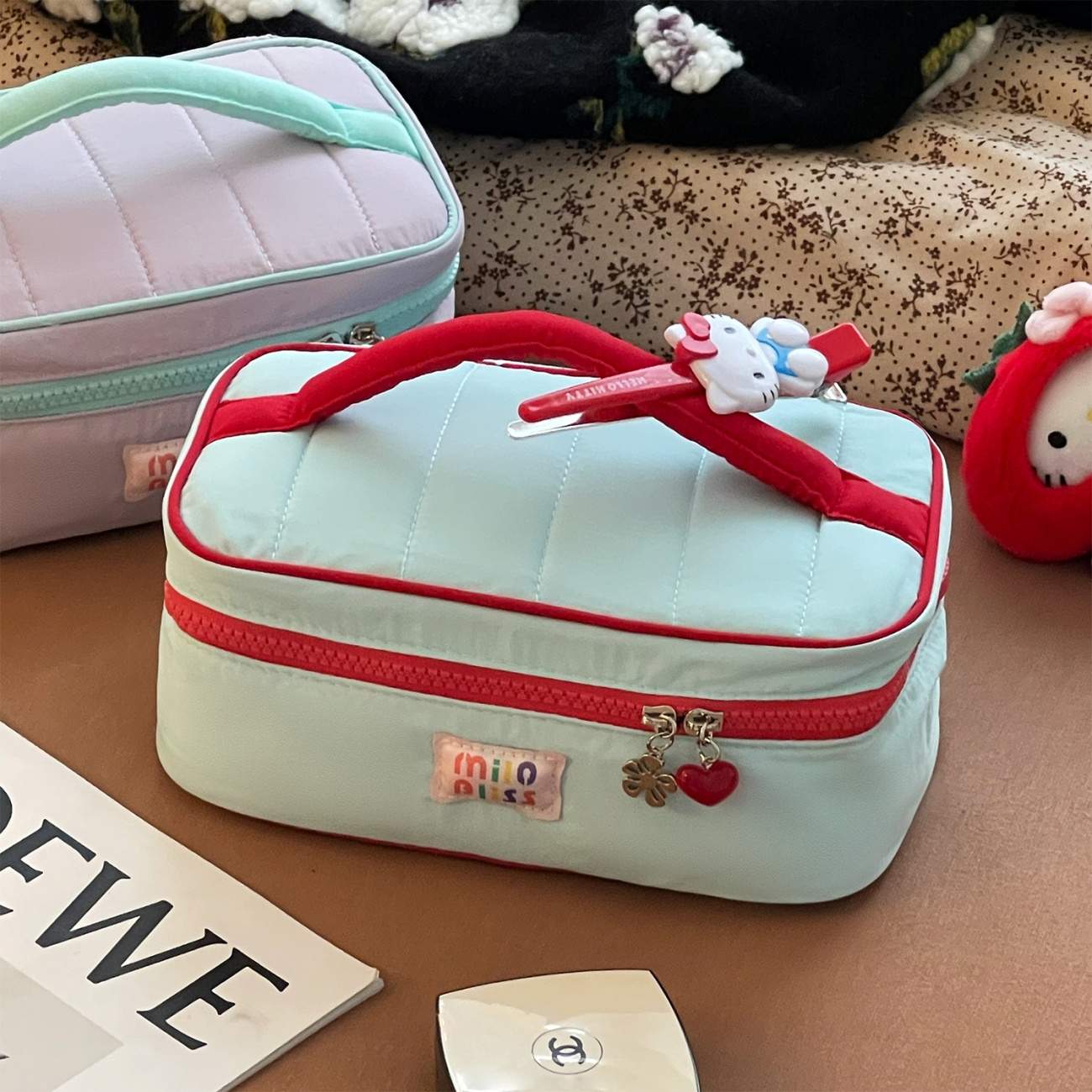 Cute Macaron Cosmetic Bag with Handheld Design, Large Capacity Portable Travel Toiletry Bag for Women, Daily and Travel Makeup Storage Pouch
