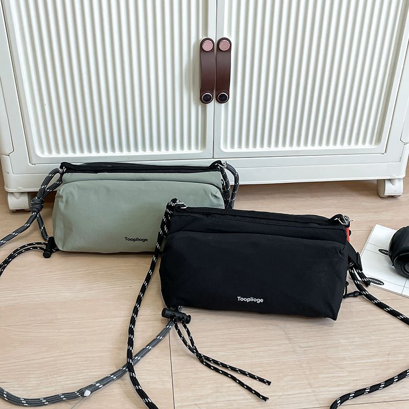 Trendy Water Bottle Bag Men Women Outdoor Hiking Crossbody Bag Lightweight Multi-pocket Mini Shoulder Bag