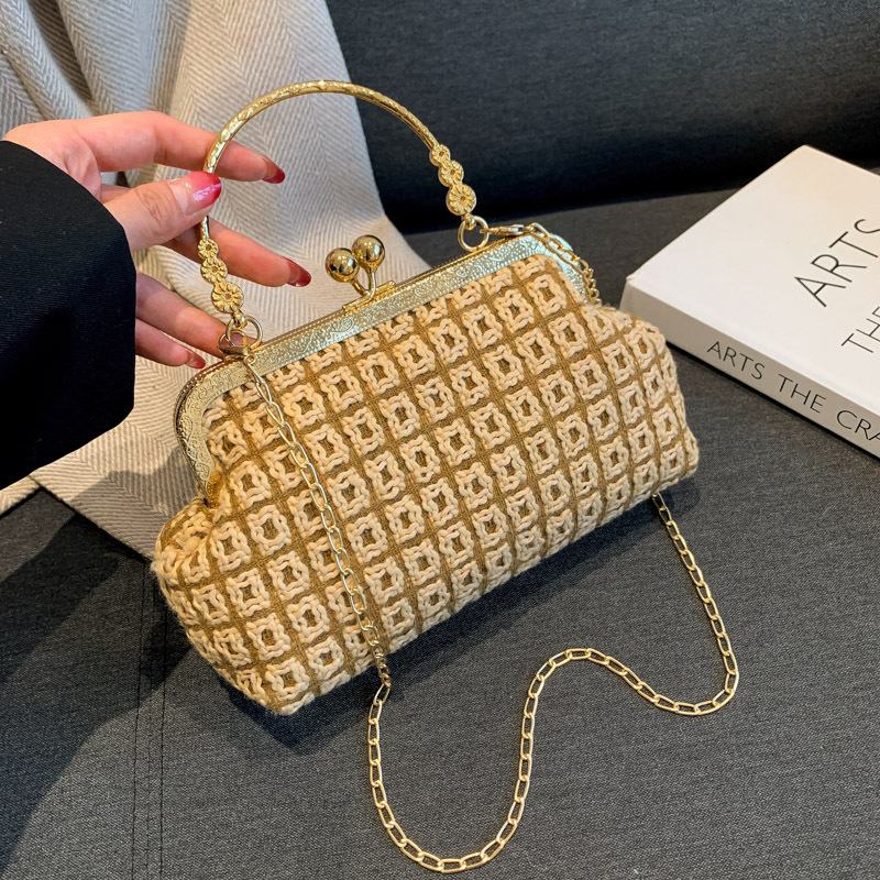 Women's Autumn and Winter New Fashion Lock Buckle Knitted Handbag Chain Crossbody Bag