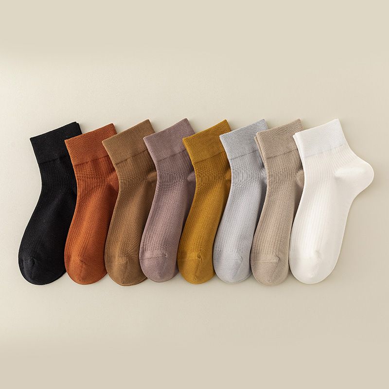 A02 Men's and Women's New Simple Solid Color Sports Socks Breathable Mid Length Casual Socks