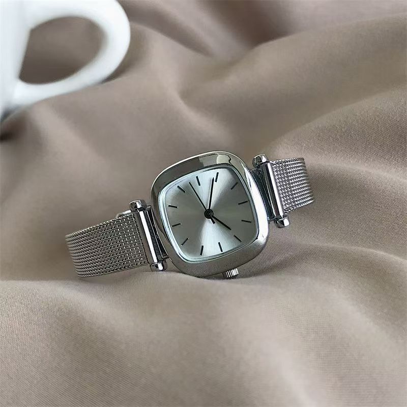 Small sugar chain watch for women, students, junior high and high school students, ins cold style, small and simple, high-end, small and versatile