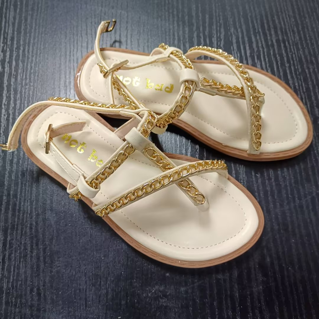 AK - 81 Children's Summer New Flat Bottom Clamping Toe Sandals Versatile Open Toe Buckle Sandals