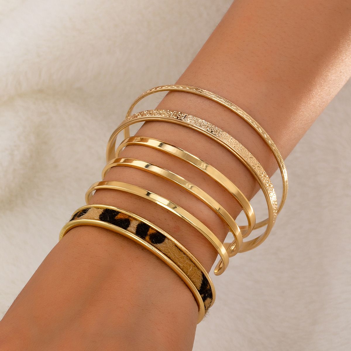 4Pcs Retro Gold Stackable Bangle Set For Women, Multi-Style Mixed Wrist Jewelry With Triple-Layer Hollow Open Cuff, Leopard Print Furry Open Band & Textured Plain Closed Bangles, Trendy Versatile Layering Bracelets For Daily Street Party Fashion Gift Accessory
