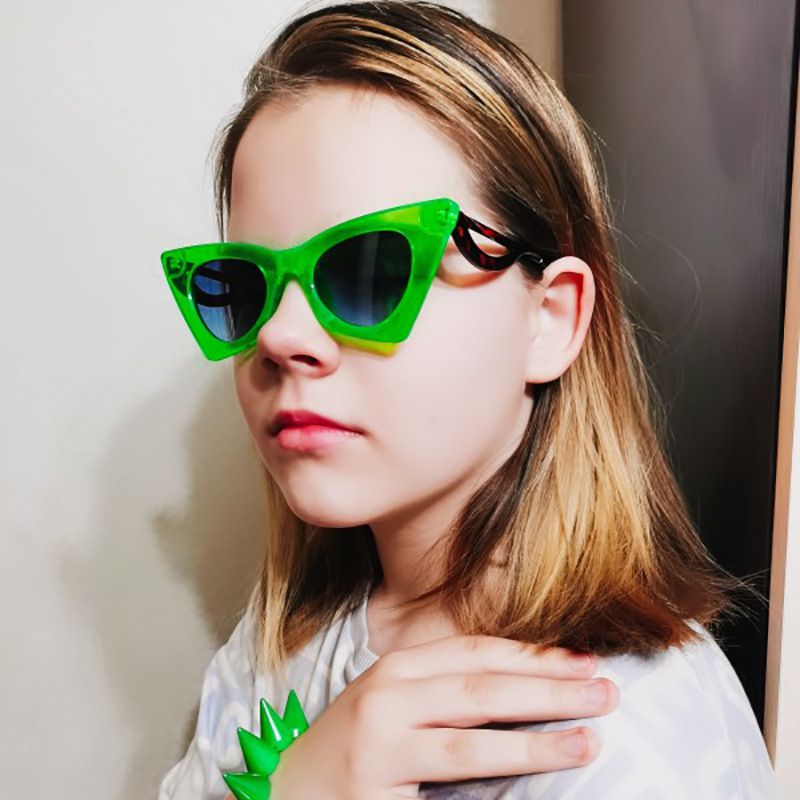 2066 Women's New Fashion Triangle Cat-Eye Sunglasses Cut-Out Wave Sunglasses