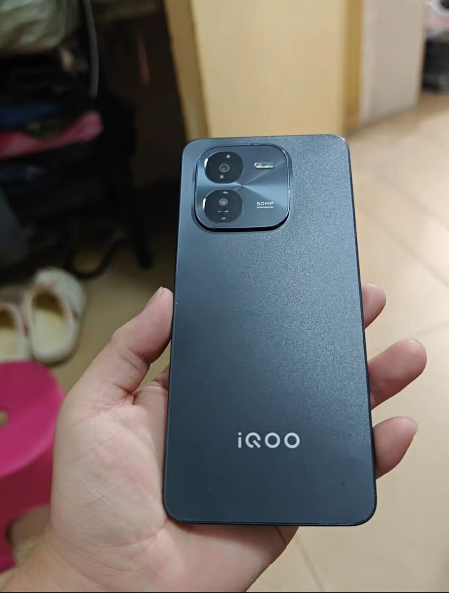 iQOO Z9x 5G - IP64 waterproof and dustproof 8+128GB/8+256GB | 6000mAh | Perfect phone