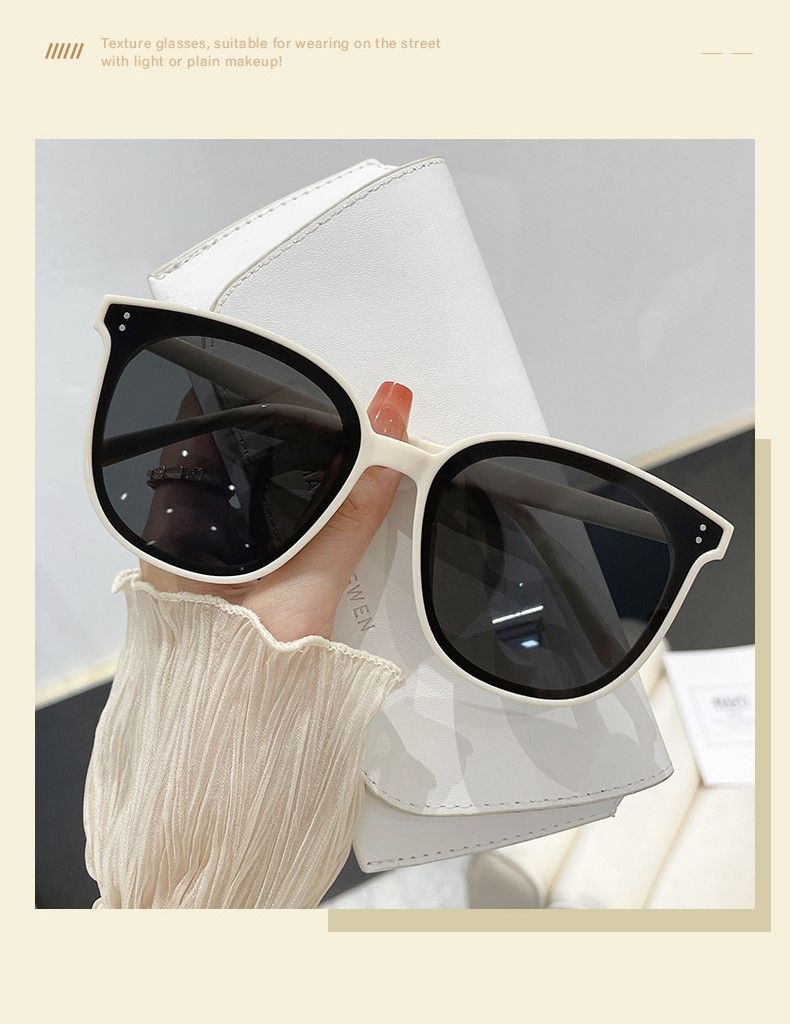 Fashionable streetwear sunglasses for both men and women. Sunglasses
