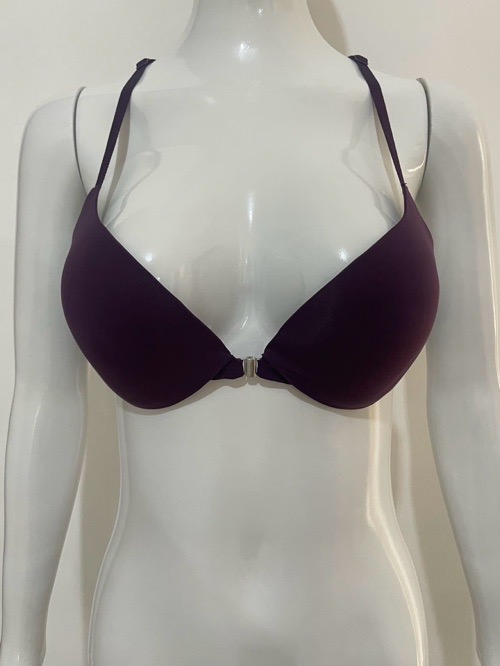 Gather the front button-down underwear, women's thickened beautiful back, sexy halterneck, V-shaped open back, glossy Japanese breathable bra, small breasts, gathered to show big