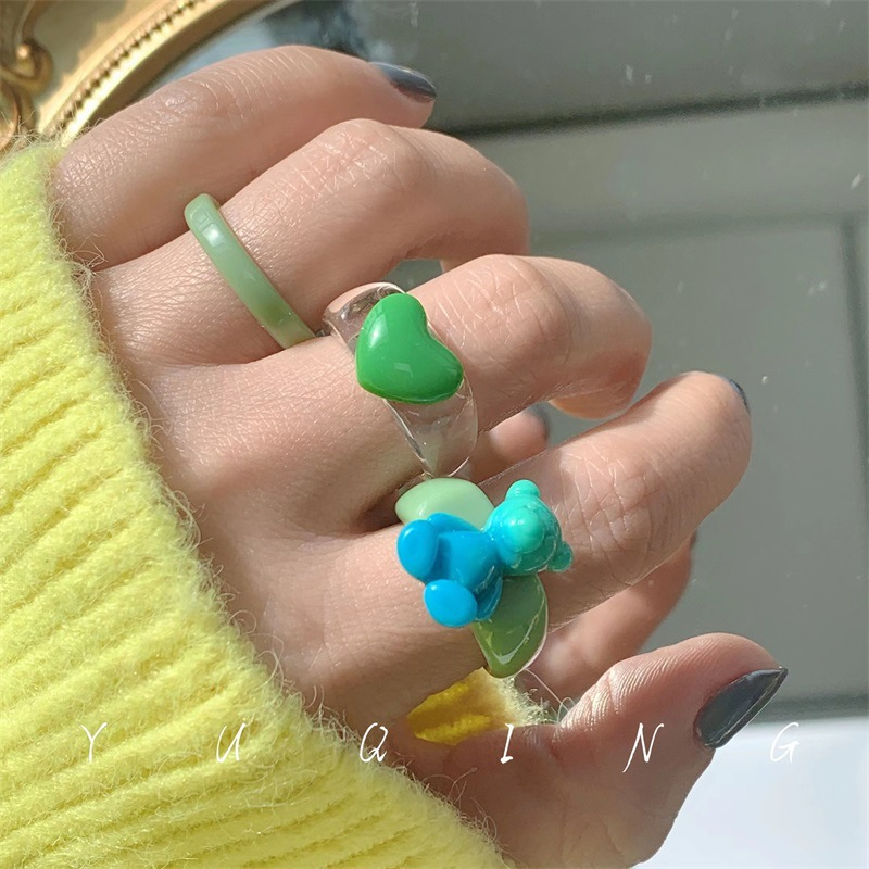 Korean retro two-color resin bear ring teenage green love finger ring ins wind 3 pieces set index finger ring

