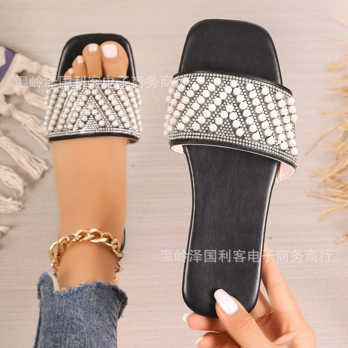 Small fragrant wind flat large size slippers women square head rhinestone pearl flat flat sandals 168-V