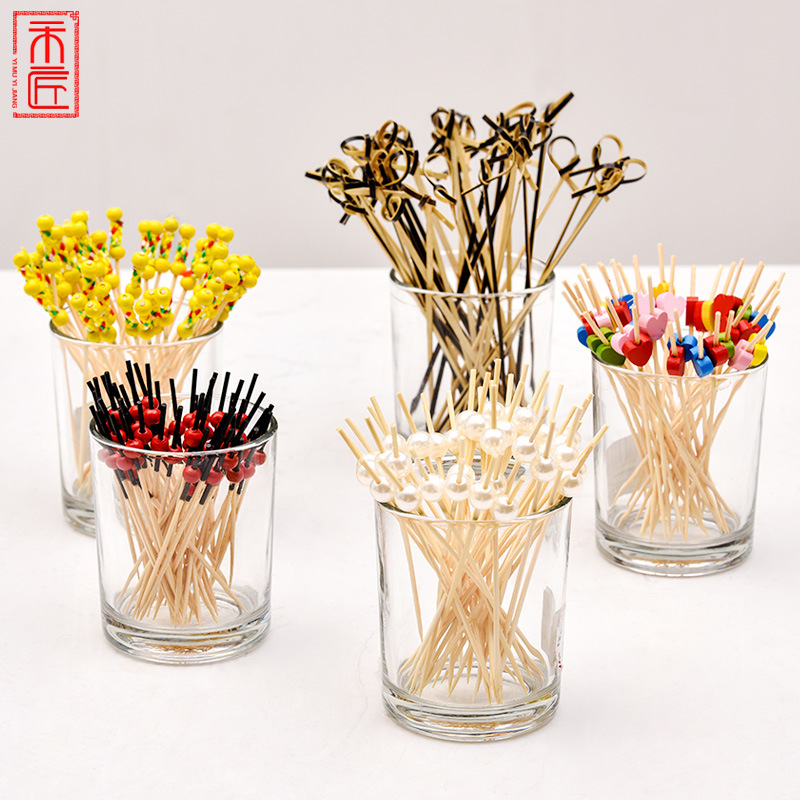 1584 100pcs Disposable Wooden Fruit Picks Appetizer Beverage Cocktail Drink Sticks Toothpicks for Wedding Party Barbecue Birthday