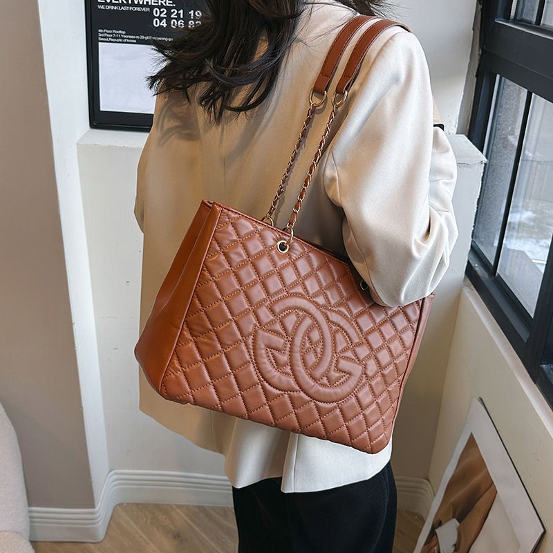 2024 new fashion letter Tote bag large capacity chain shoulder bag trend diamond check bag DT6422XH